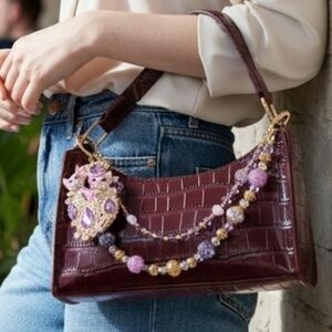 Elegant Burgundy Croc-Embossed Handbag with Kitty Bag Charm Set